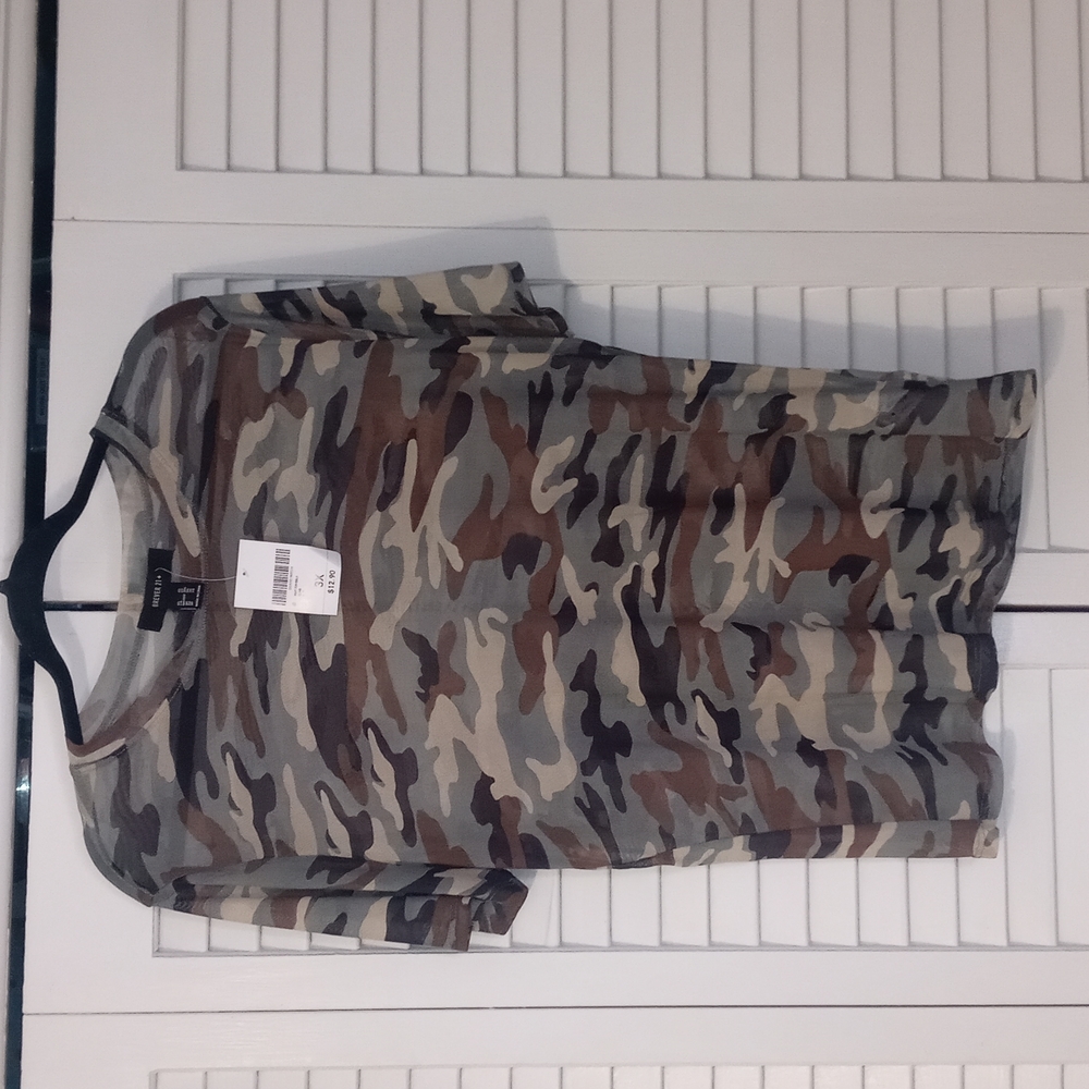 NWT Forever21+ Sheer Tee